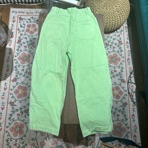 UO neon green high waisted pants 💚
